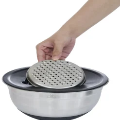 Bol à mixer inox avec base silicone et 3 râpes Ø22xH11,2cm