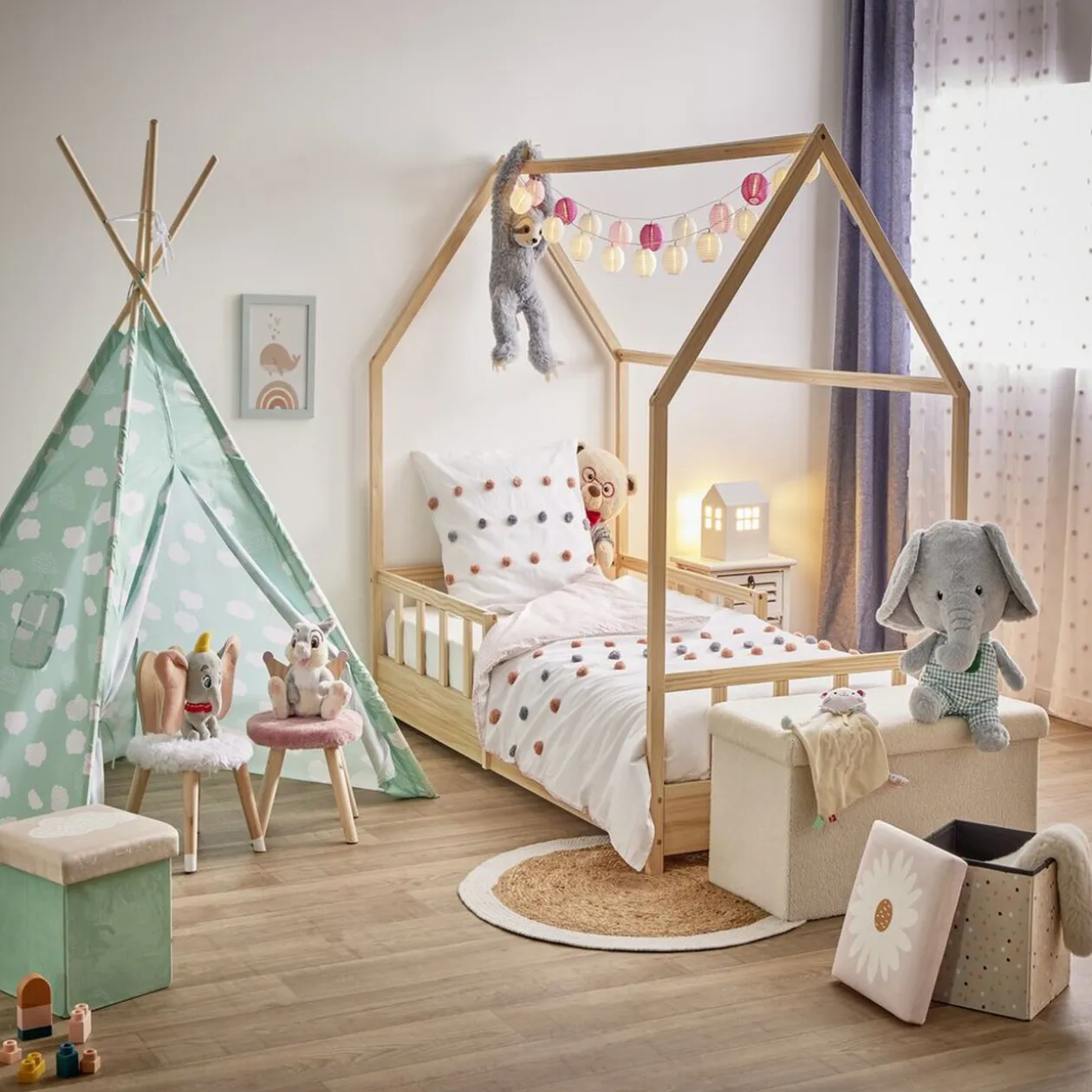 Chaise enfant avec dossier couronne princesse