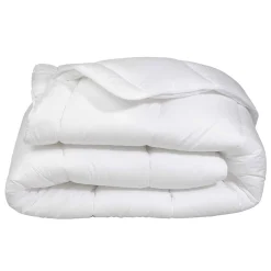 Couette légère anti-acariens 220x240 cm