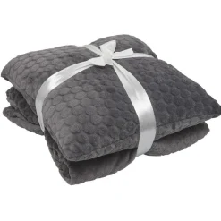 Coussin + plaid motif embossé