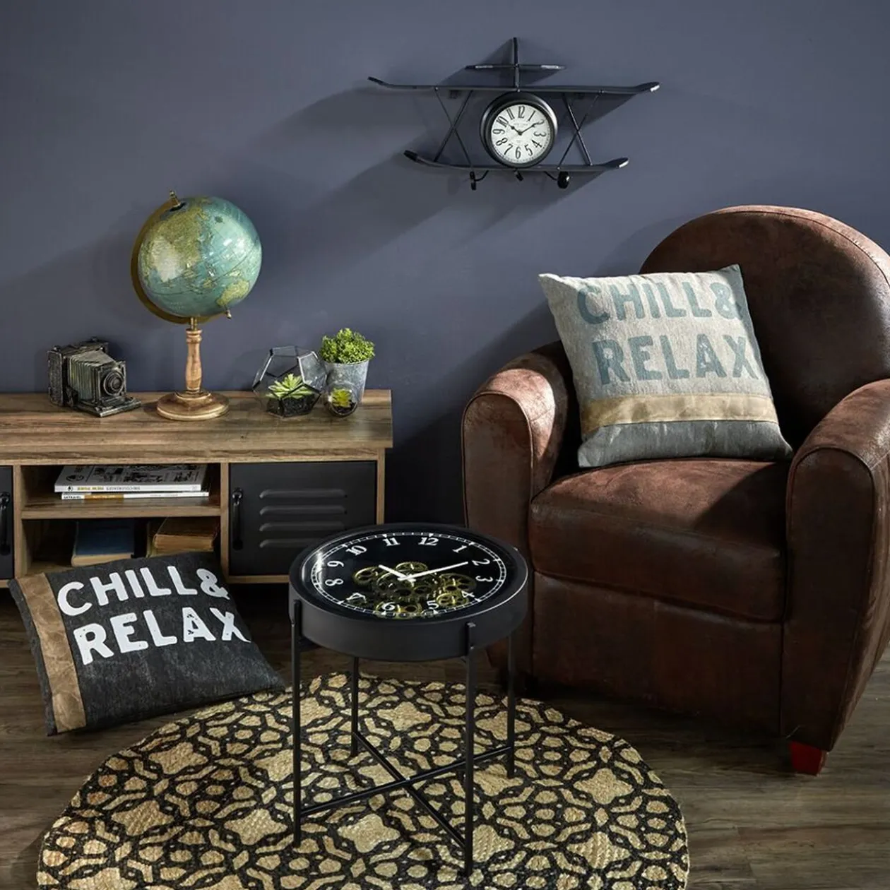 Coussin carré vintage inscription Chill & Relax bande simili