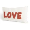 Coussin déco rectangulaire "Love" beige et rouge brique 30x50cm