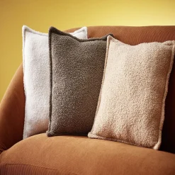 Coussin en tissu bouclette blanc cassé 40x40 cm