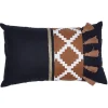 Coussin noir et marron motif géométrique et pompons