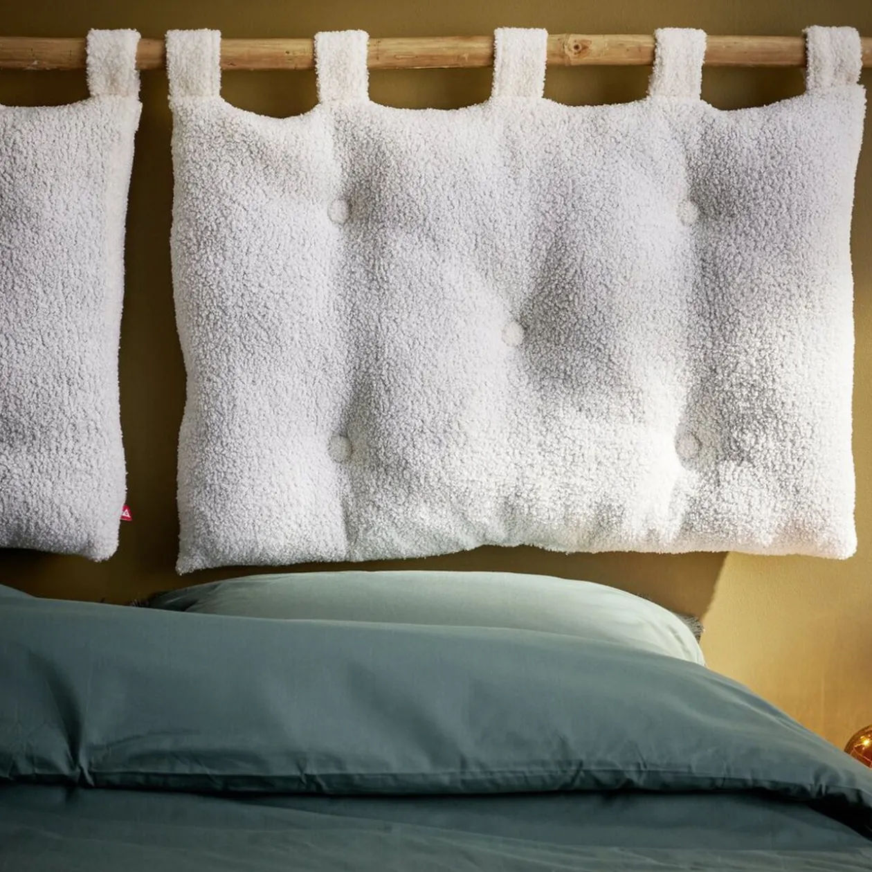 Coussin pour tête de lit en tissu bouclette blanc cassé 70x50 cm