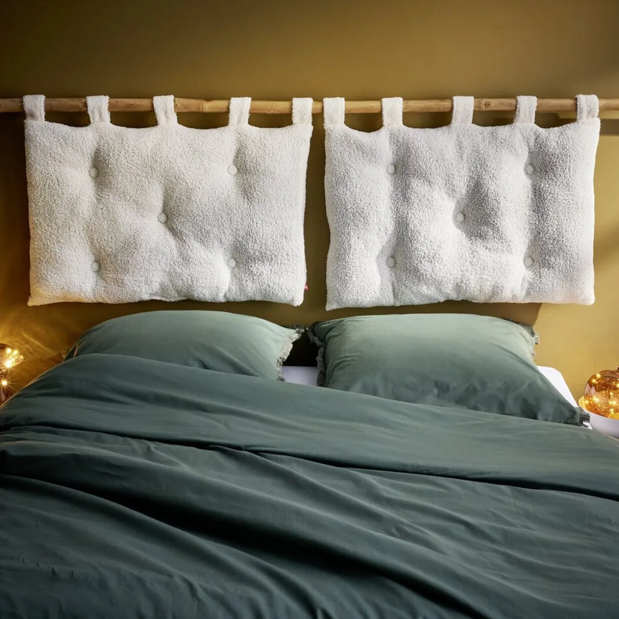 Coussin pour tête de lit en tissu bouclette blanc cassé 70x50 cm