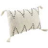 Coussin rectangulaire à pompons écru motif zig zag noir