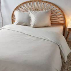 Drap housse beige et blanc 140x190 cm imprimé croix