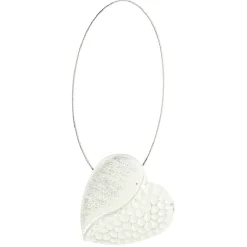 Embrasse aimantée forme coeur coloris ivoire