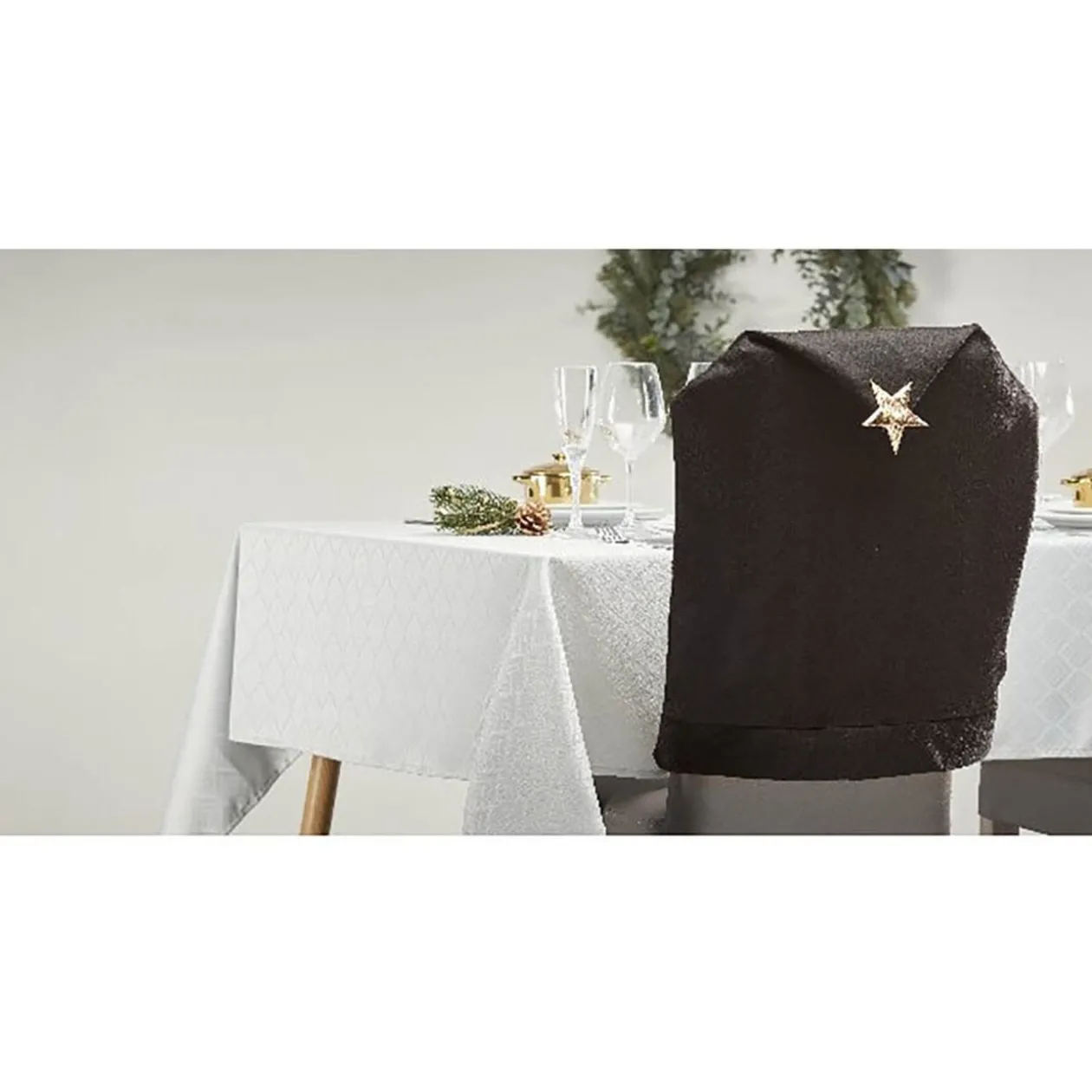 Housse de chaise noire motif étoile or