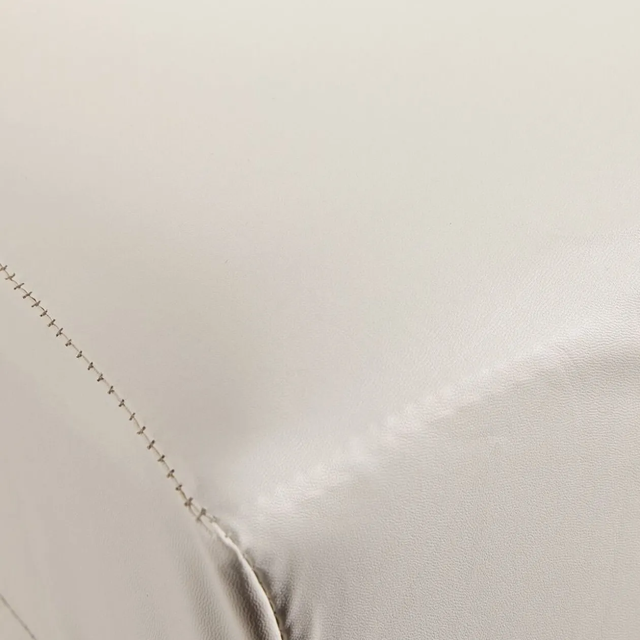 Housse de chaise simili noir ou blanc 38x30xH55 cm