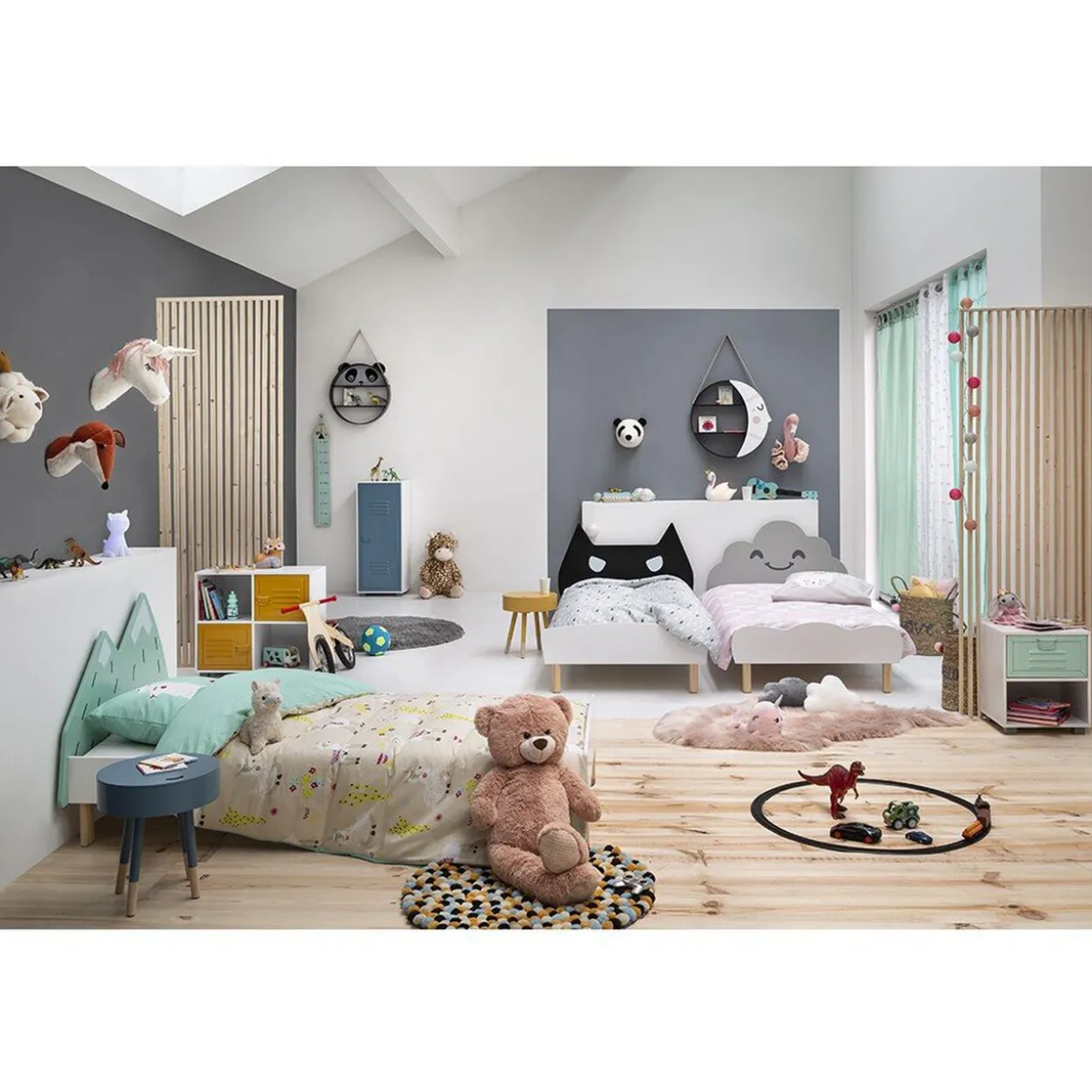 Lit bois gamme Ully tête de lit masque noir et blanc