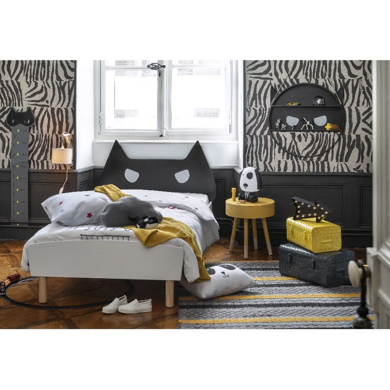 Lit bois gamme Ully tête de lit masque noir et blanc