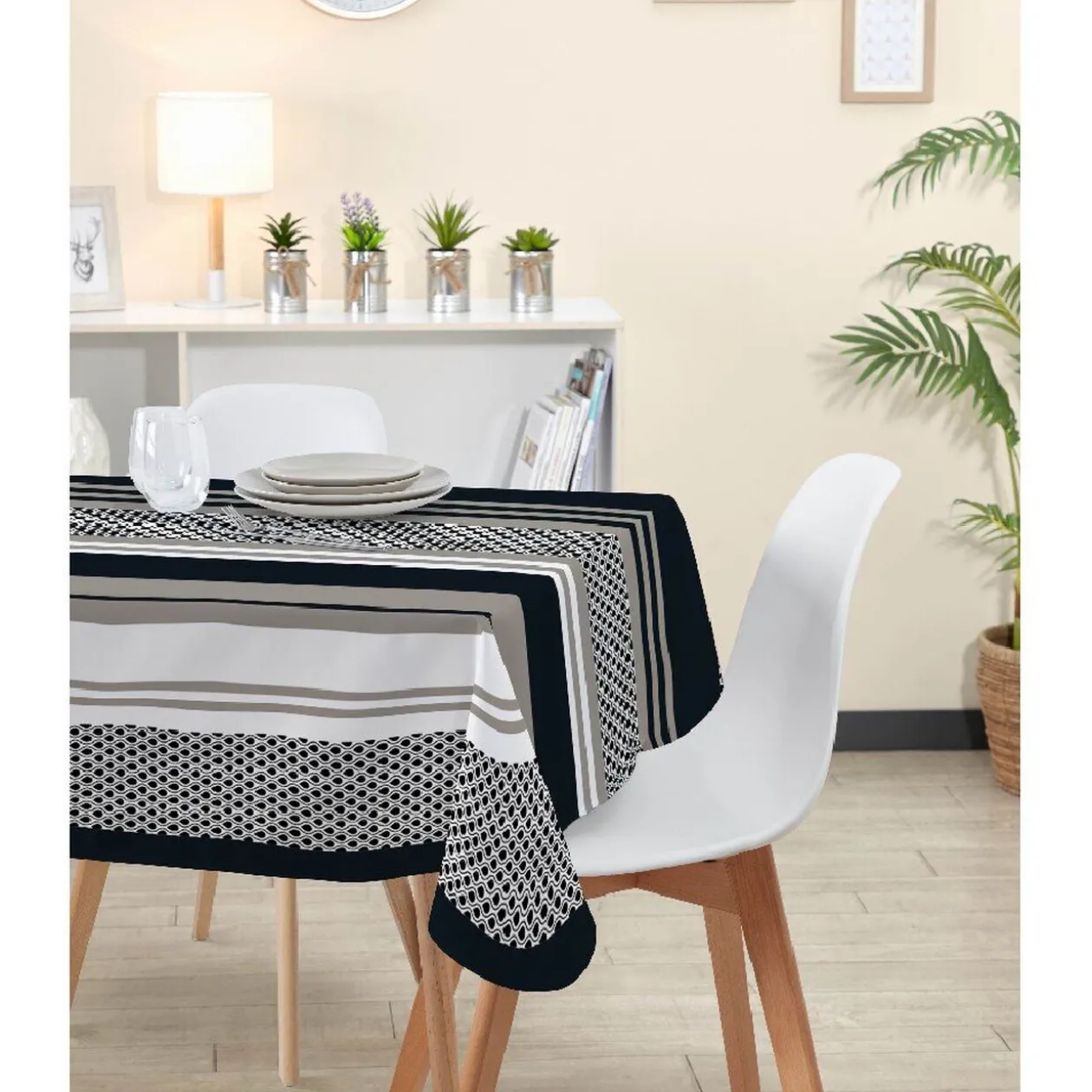 Nappe carrée imprimée bayadère noir blanc et gris