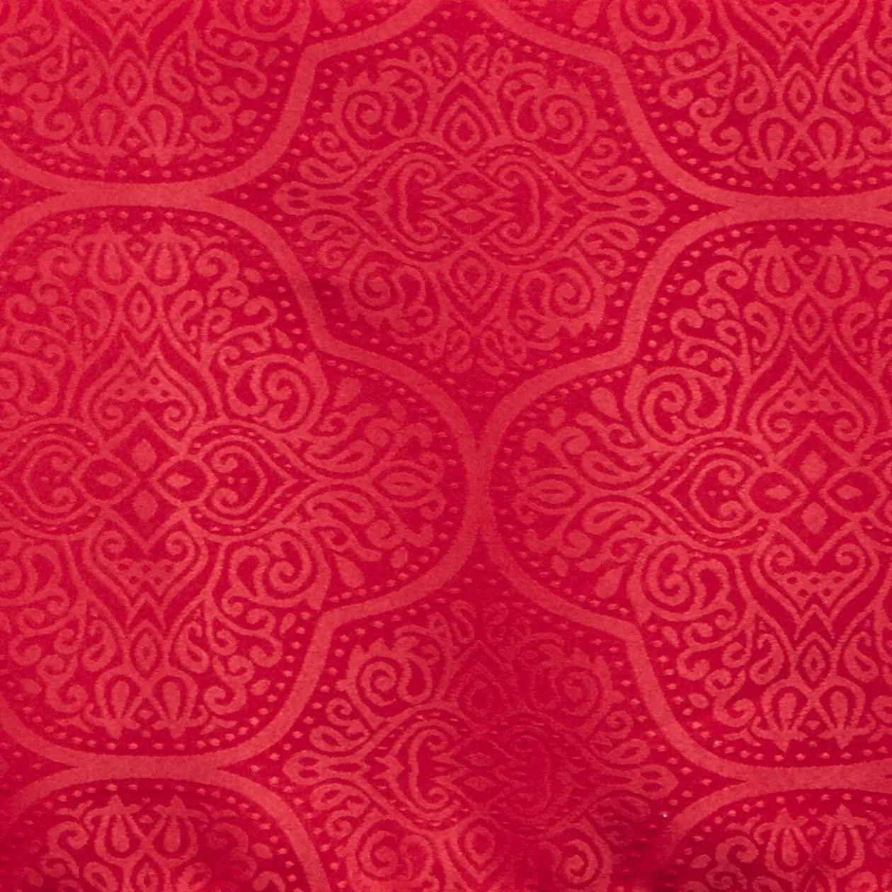 Nappe jacquard rouge motif arabesque L 350 cm