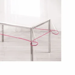 Nappe rectangulaire plastique transparente bord rouge framboise