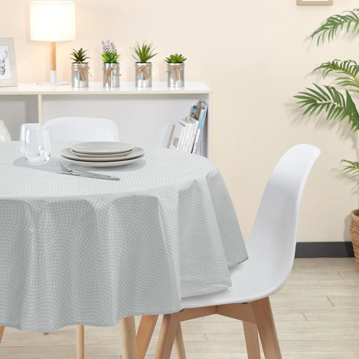 Nappe ronde polyester anti tâche blanc à motif carreau