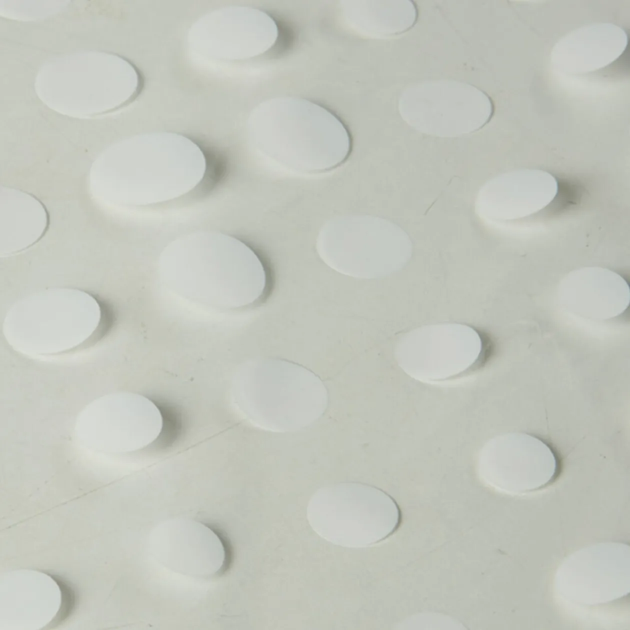 Nappe ronde transparente motifs ronds blancs