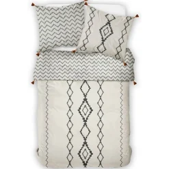 Parure de lit blanc cassé motifs berbères noirs avec pompons