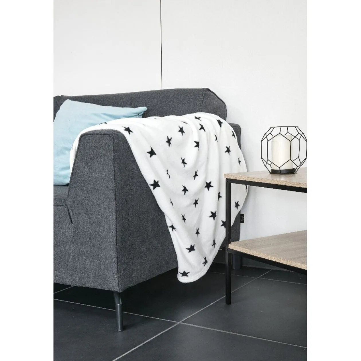 Plaid blanc motif étoiles noires