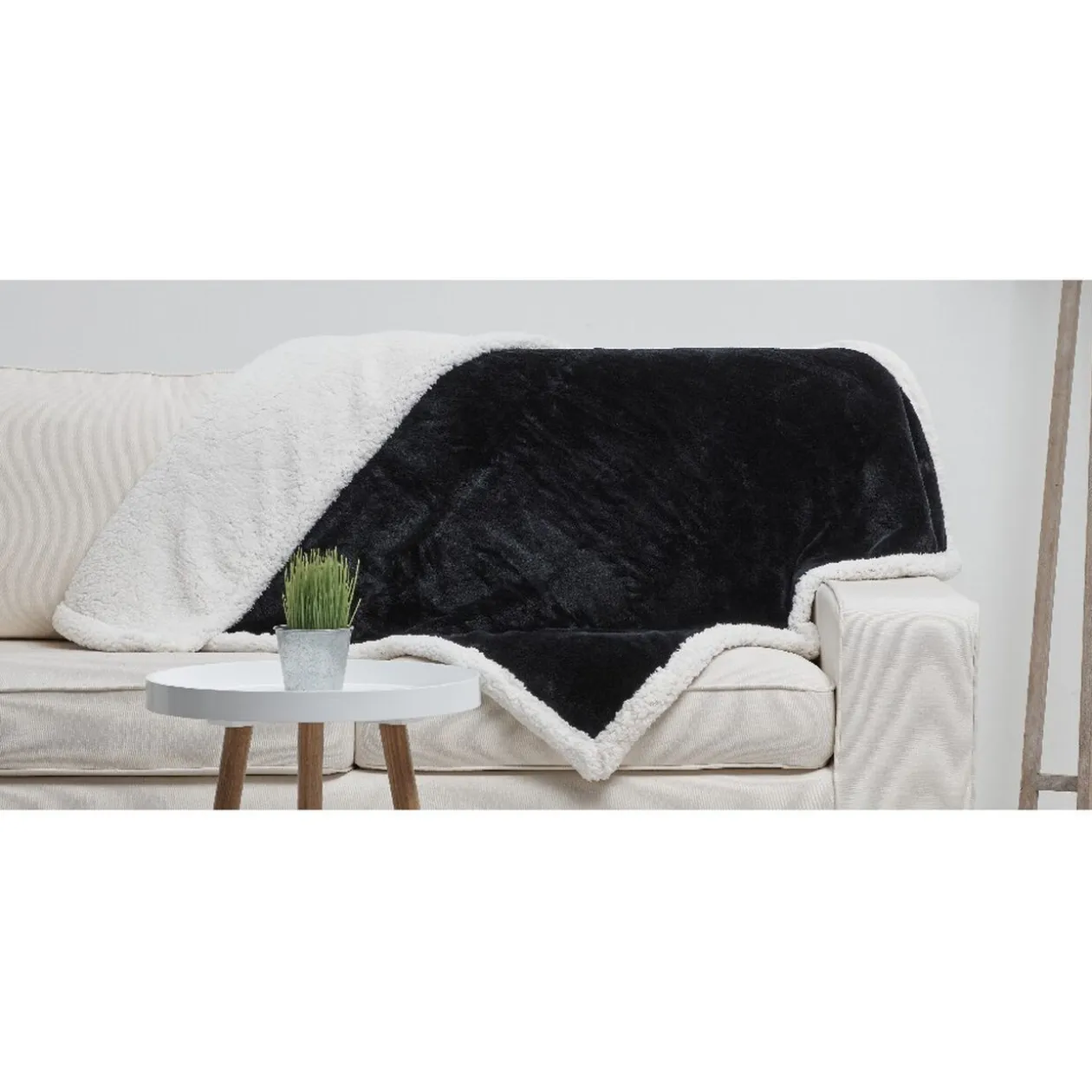 Plaid polaire réversible imitation fourrure noir et blanc