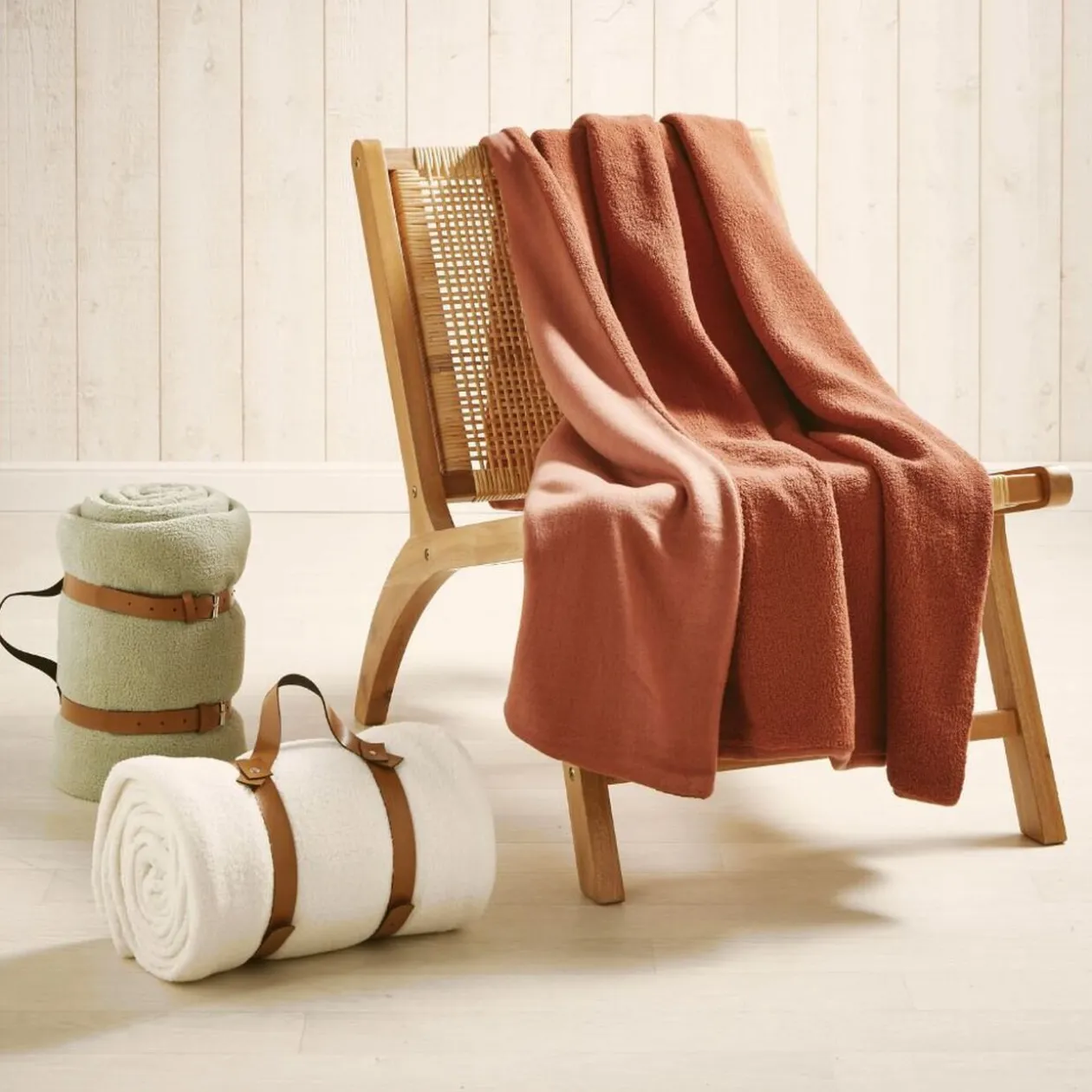 Plaid 130x160cm avec anse - 3 modèles