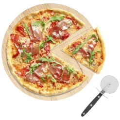 Planche ronde en bois et roulette à pizza