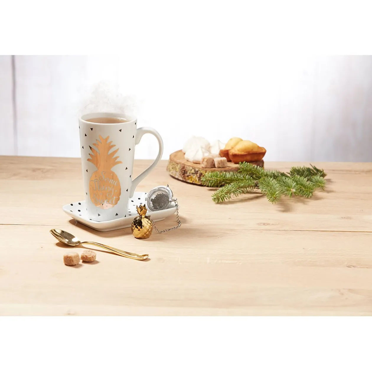 Service à thé tasse ananas doré plateau et infuseur