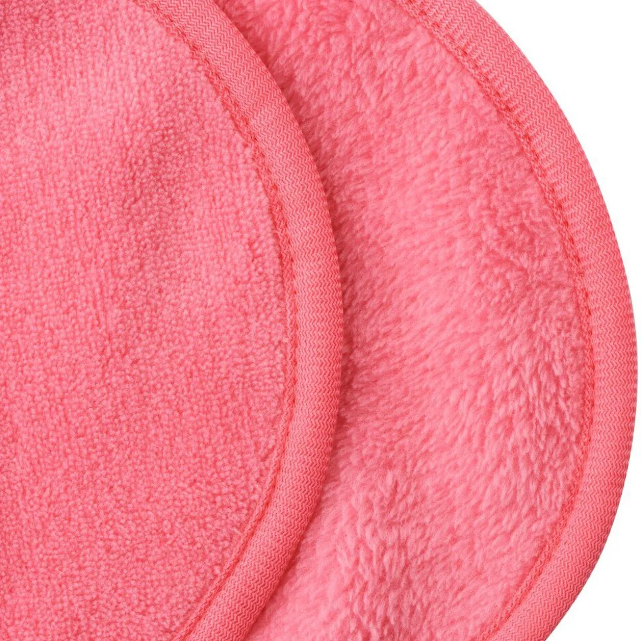 Serviette démaquillante magique