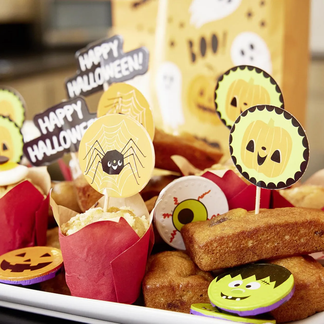 Set de caissettes à muffin + piques décor Halloween - 24 pièces