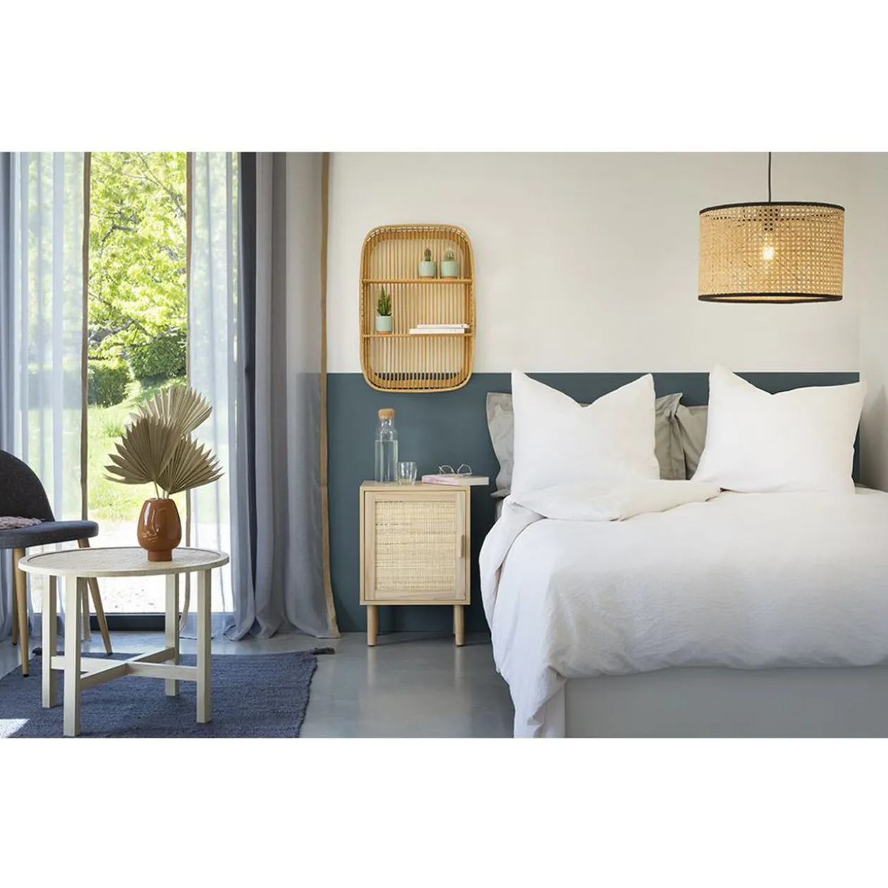 Table de chevet Kanna 1 porte cannage rotin L.40 x P.30 x H.48 cm