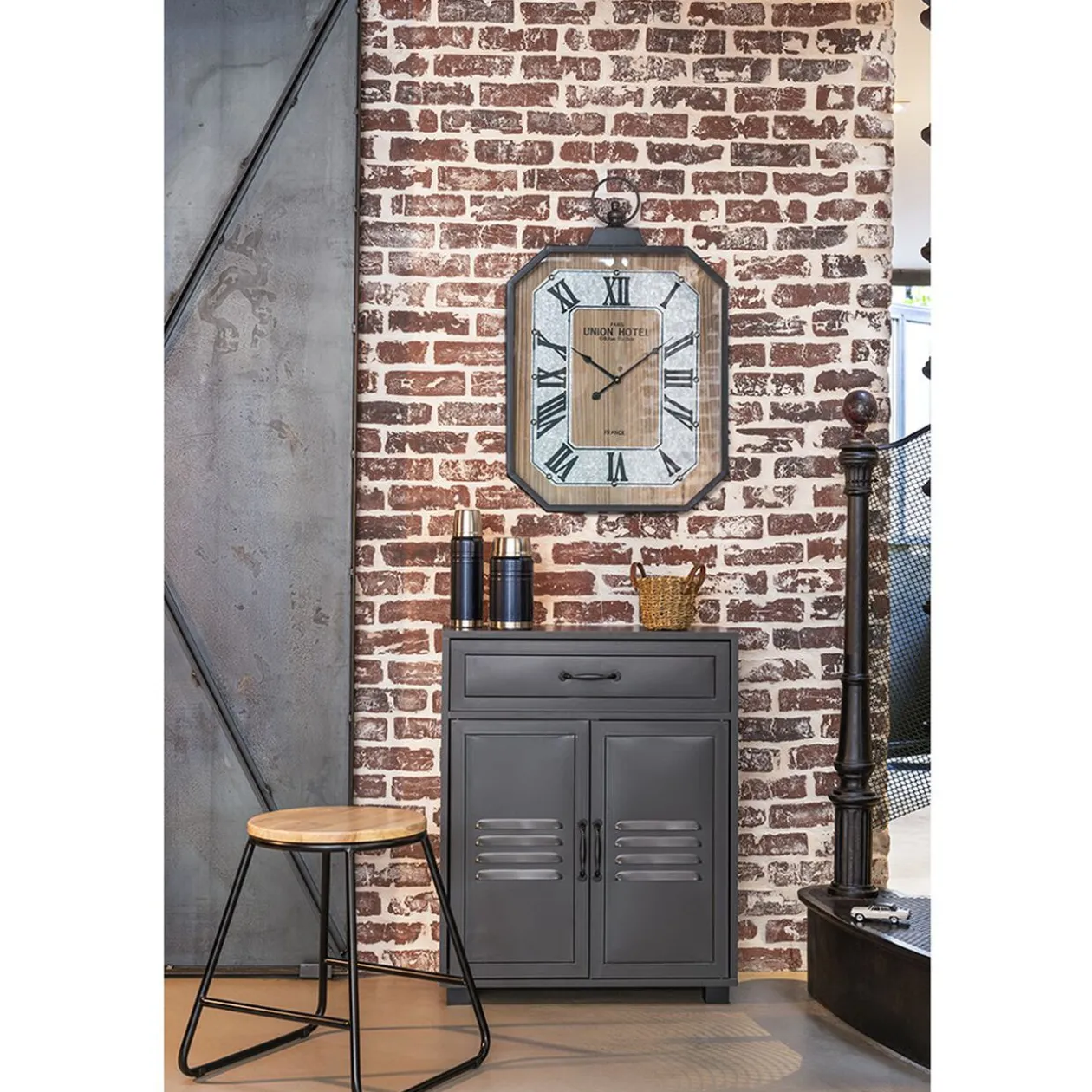 Tabouret Othé noir et bois clair