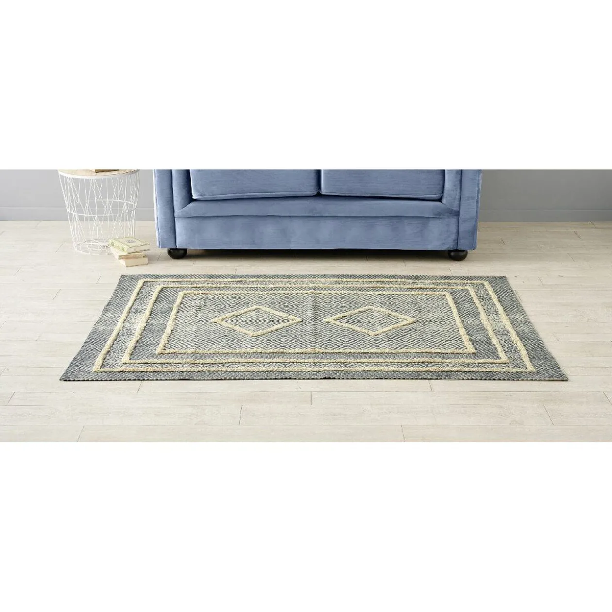 Tapis rectangulaire tufté motif losange bleu blanc beige