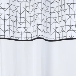 Voilage à oeillets blanc bande supérieure imprimée noire